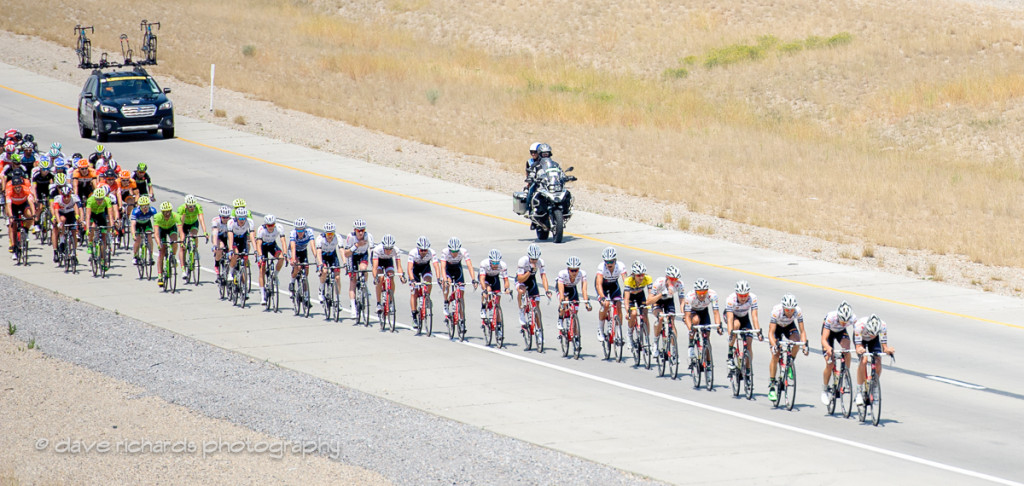 Echelon forming in the wind during Stage 4, 2016 Tour of Utah. Photo by Dave Richards, daverphoto.com