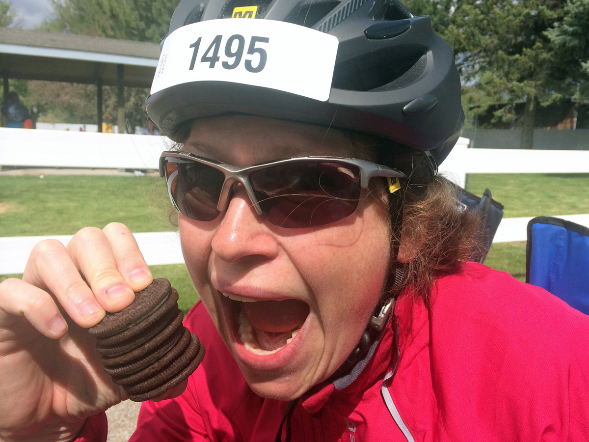 Jamie Morningstar trying to eat my entry cost’s worth of Oreos at Goldilocks 2014. Photo by Stephen Morningstar